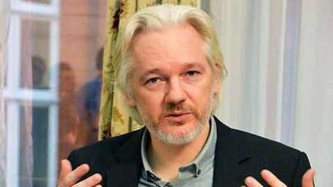 Pide AMLO liberación de Julian Assange, fundador de WikiLeaks.