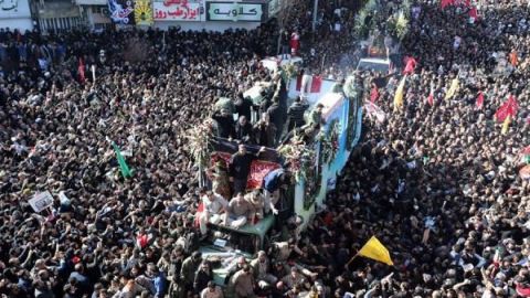 Más de 30 muertos en una estampida durante funeral de Soleimaní en Irán