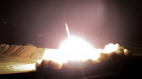 Irán afirma que ataque aéreo es primer paso de su "dura venganza" contra EEUU