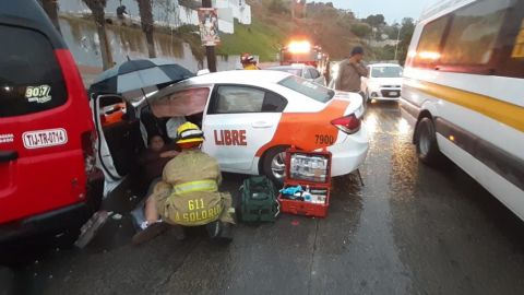 VIDEO: Choque múltiple deja tres lesionados