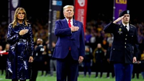 Trump asiste a la final de futbol americano colegial