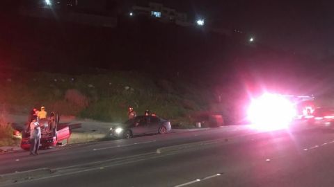 Fuerte accidente en rampa descendiente de UABC hacia la colonia Buena Vista