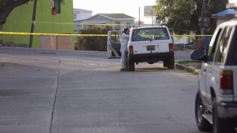 Hombre ejecutado abordo de su vehículo