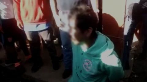 VIDEO: Detienen a 6 por linchamiento de asesino y violador de niña