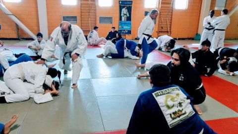 Participan cimarrones en entrenamiento masivo