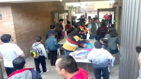 Colegio Cervantes regresa a clases; instalan detectores de metales