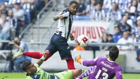 Monterrey castiga con penales a Monarcas Morelia