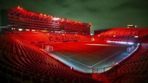Liga MX prohibirá apagar y prender luz de estadios para festejar
