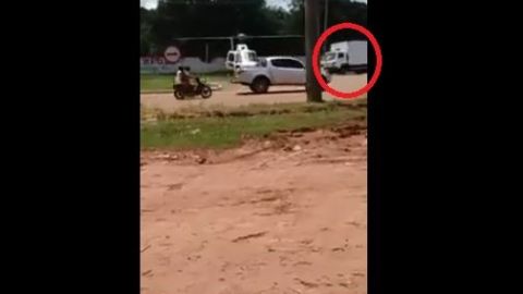 VIDEO: Momento exacto en el que camión choca contra helicóptero