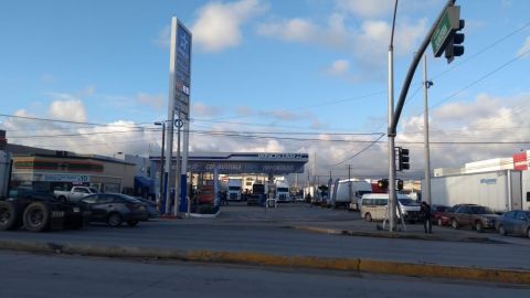 VIDEO: Sube gasolina alrededor de 0.70 centavos por aprobación de morena en B.C.