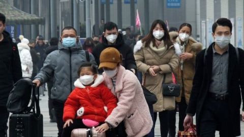 Aumenta a 17 número de muertos por coronavirus y China teme una mutación