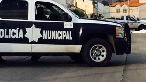 Apoyan agentes municipales a elementos de la policía estatal