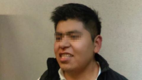 ⚠ IMAGEN FUERTE ⚠ | Joven orina en Metro y le arranca pedazo de nariz a policía