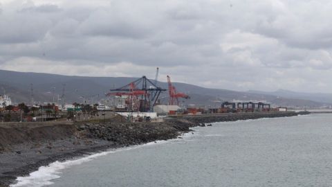 Proyecta API obras de infraestructura y mejoramiento en puerto