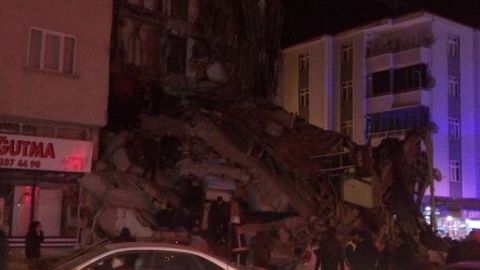 VIDEOS: Al menos cuatro muertos por el terremoto de 6.5 en el sureste de Turquía