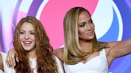 Shakira y JLO le ponen sabor latino al superbowl 🏈