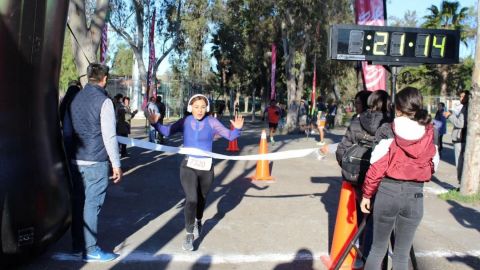 Participan más de mil personas en carrera de 33 Aniversario del Parque Morelos