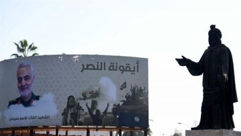 FOTOS: Instalan en Bagdad una horca con poster de Trump y soldado estadounidense