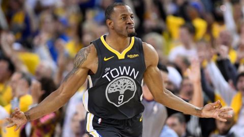 Memphis acuerdan enviar a Andre Iguodala a Miami