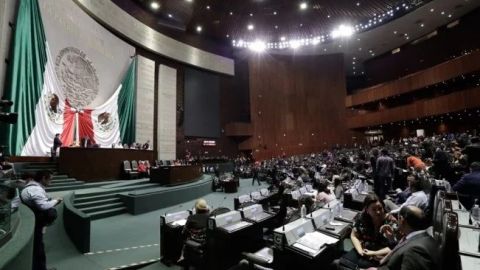 Avalan diputados que padres elijan primer apellido de sus hijos
