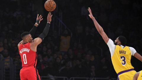 Covington debuta con puntos clave, Rockets superan a Lakers