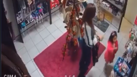 VIDEO: Captan a mujer robando en Tijuana