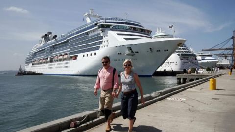 Suspenden en EEUU crucero de Princess con 299 pasajeros con gastroenteritis