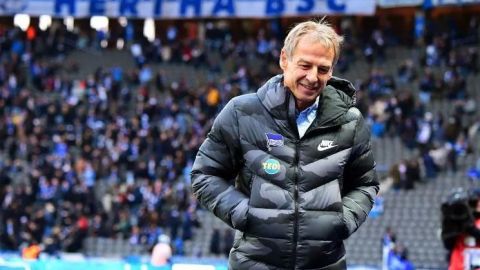 Jürgen Klinsmann renuncia a la dirección técnica del Hertha Berlín