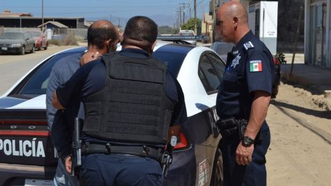 Mantuvo encerradas a joven y niña en un hotel de paso