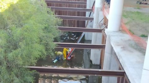 Mujer cae en obra inconclusa del zócalo once de julio