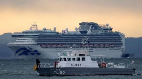 Catorce estadounidenses evacuados del crucero dan positivo por coronavirus