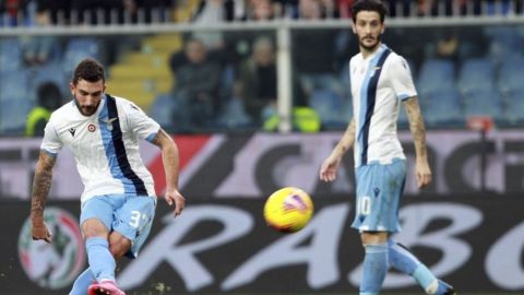 Lazio gana a Genoa en Serie A; posponen 4 duelos por virus