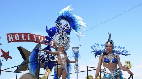 FOTOS: Disfrutan ensenadenses del primer desfile del Carnaval