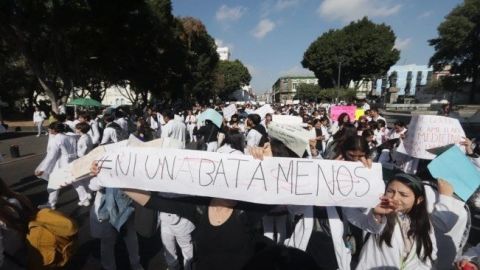 VIDEOS: Ni una bata menos, exigen tras asesinato de 3 estudiantes en Puebla
