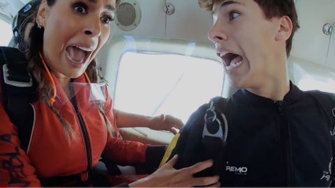 VIDEO: Galilea Montijo se desmaya al saltar en paracaídas 😱