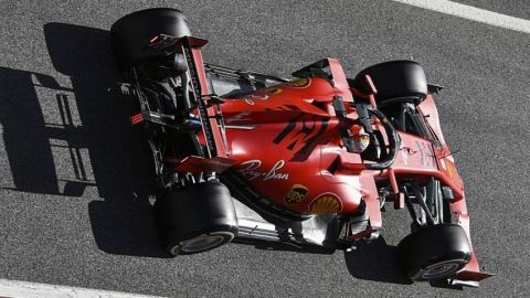 Vettel lidera en penúltimo día de pruebas