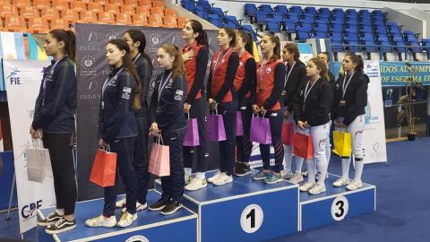 Esgrimistas de BC suman medallas para México