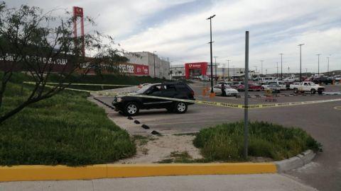 VIDEO: Lo balean dentro de su auto en el Fraccionamiento Santa Fe