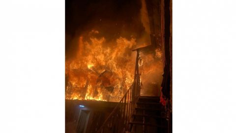 Arde cuartería en Tijuana