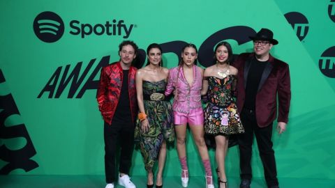 Estrellas recorren la primera alfombra verde de los Spotify Awards
