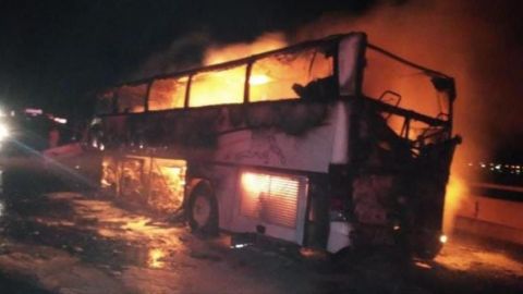 Al menos 30 muertos en un accidente entre un camión y autobús en Siria