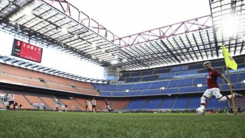 Milan cae ante Genoa en una Serie A sumida en el caos