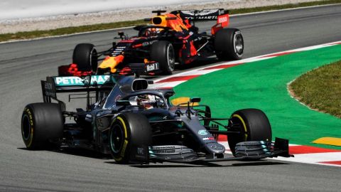 Mercedes tendría que cambiar su diseño por queja de Red Bull