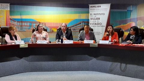 Contemplan uso de silbatos para seguridad de mujeres