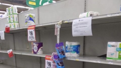 Escasez de alcohol para desinfectar en algunos supermercados de Tijuana