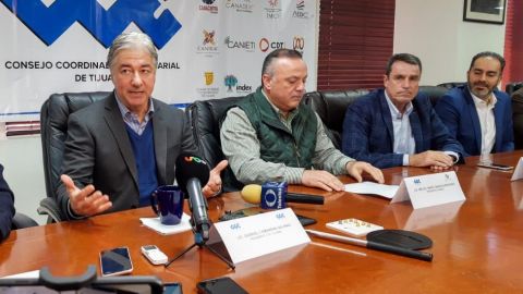 Llama CCE a gobernador a unir fuerzas ante epidemia de COVID-19