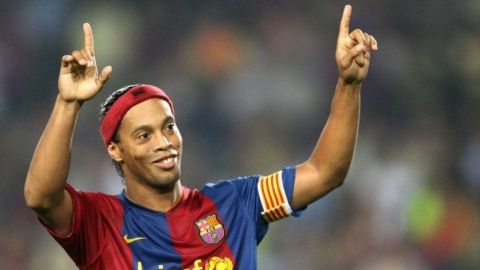 En la cárcel, Ronaldinho festeja su cumpleaños