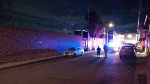 Balean a hombre dentro de su vehículo