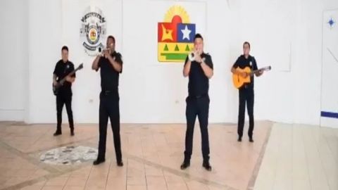 VIDEO: A ritmo de mariachi, policías arman canción contra Covid-19 en QR