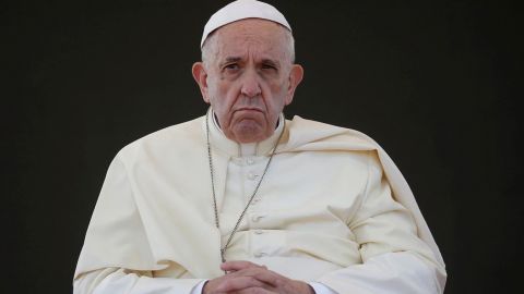 En solitario, el Papa manda mensaje de esperanza al mundo